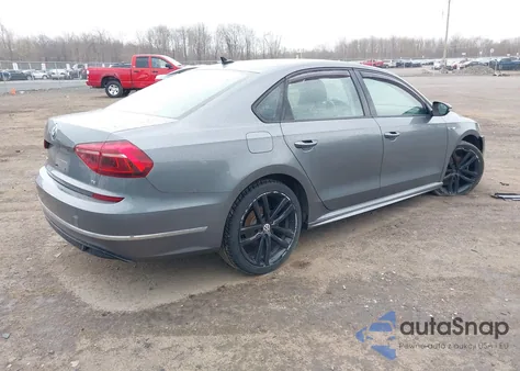 2018 Volkswagen Passat 2.0T R-Line/2.0T S z USA, uszkodzony, nr VIN 1VWAA7A37JC025588